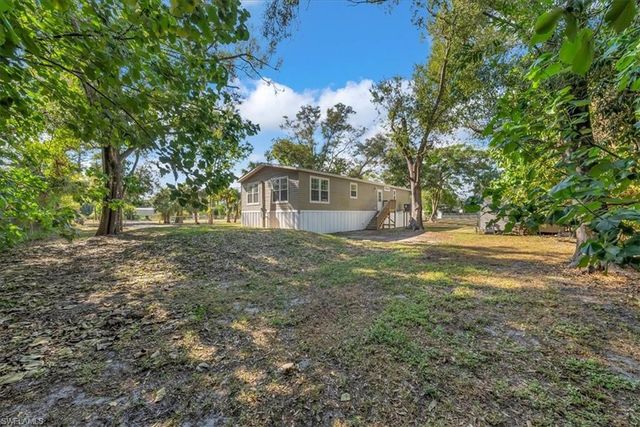 2170 Bahia LN, North Fort Myers, FL 33917