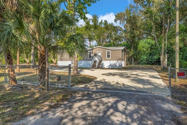 2170 Bahia LN, North Fort Myers, FL 33917