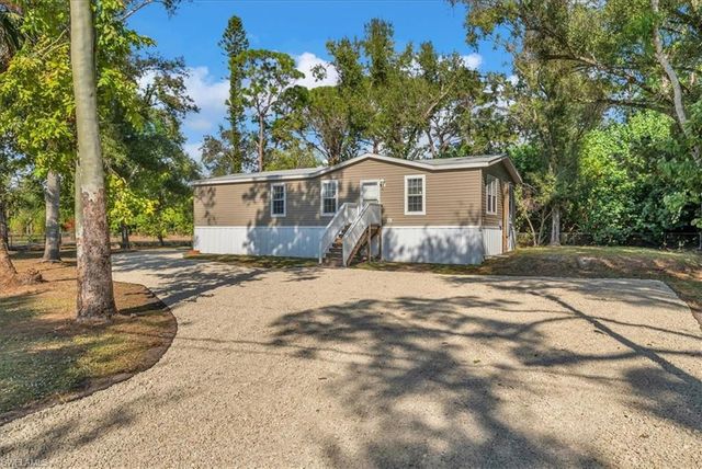 2170 Bahia LN, North Fort Myers, FL 33917