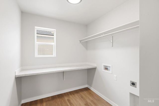 33 S Sweetgrass Ave, Nampa, ID 83651