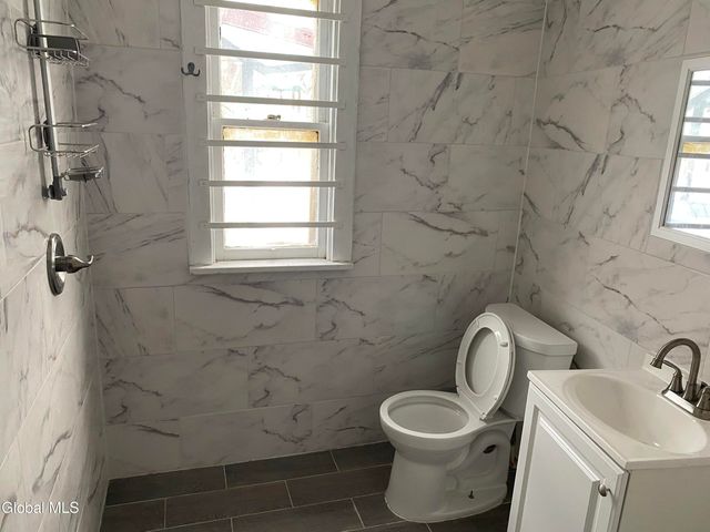 283 E Main Street, Amsterdam, NY 12010