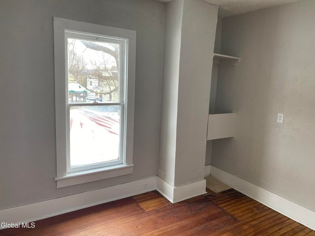 283 E Main Street, Amsterdam, NY 12010