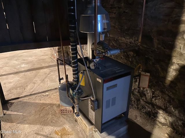 283 E Main Street, Amsterdam, NY 12010