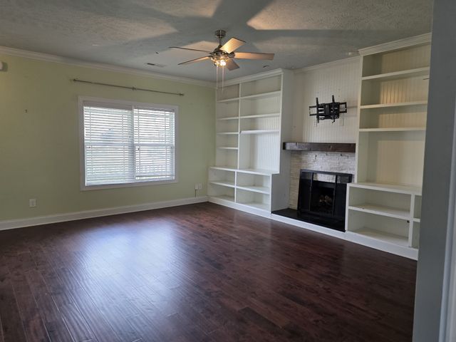 1215 Snowball Ln, Clarksville, TN 37042