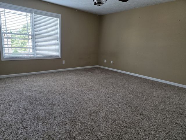 1215 Snowball Ln, Clarksville, TN 37042