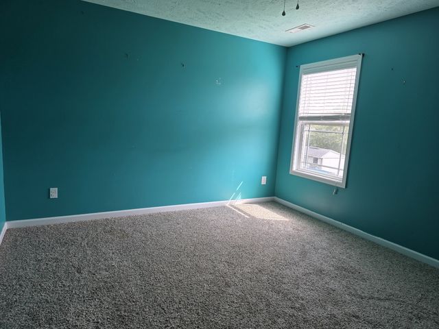 1215 Snowball Ln, Clarksville, TN 37042