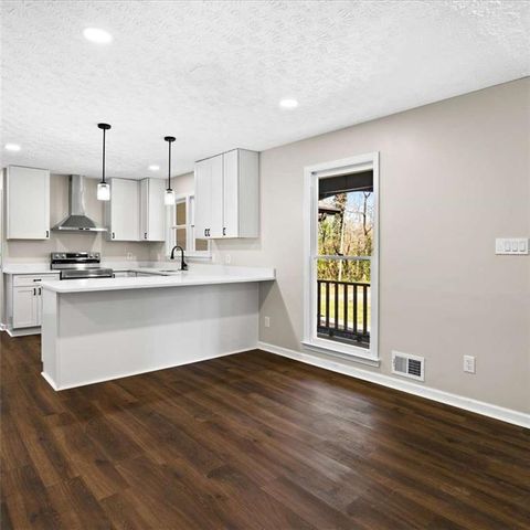 5350 Hearn Road, Ellenwood, GA 30294