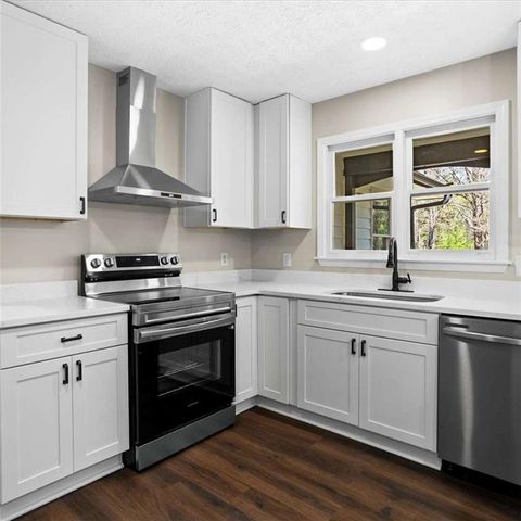 5350 Hearn Road, Ellenwood, GA 30294