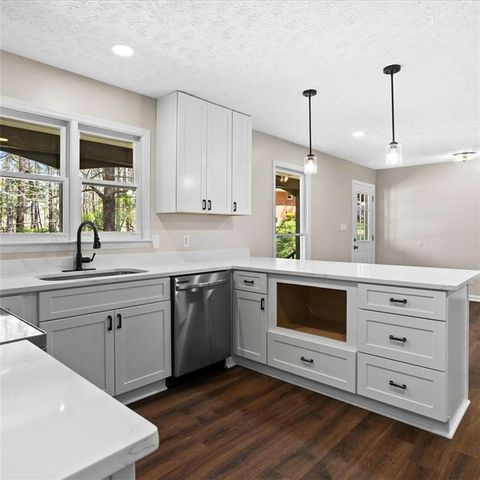 5350 Hearn Road, Ellenwood, GA 30294