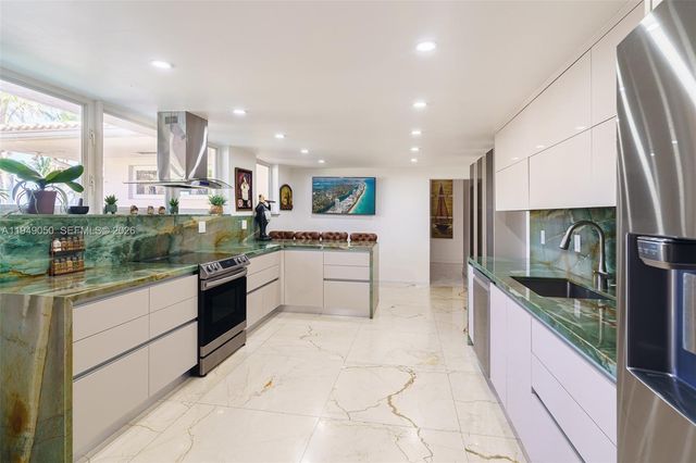 205 Ocean Blvd 0, Golden Beach, FL 33160