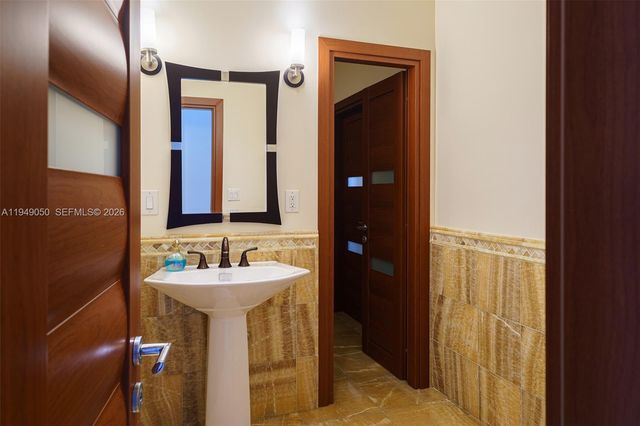 205 Ocean Blvd 0, Golden Beach, FL 33160