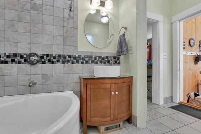 1187 N Columbus Street, Lancaster, OH 43130