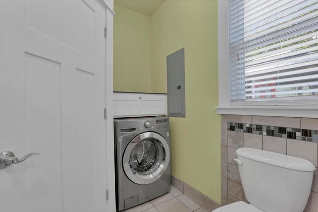 1187 N Columbus Street, Lancaster, OH 43130