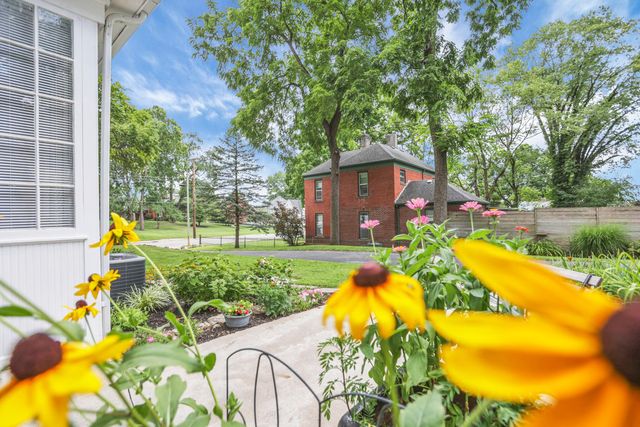 1187 N Columbus Street, Lancaster, OH 43130
