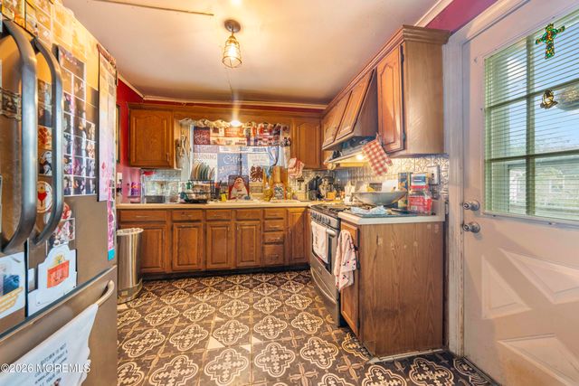 22 Club Place, Freehold, NJ 07728