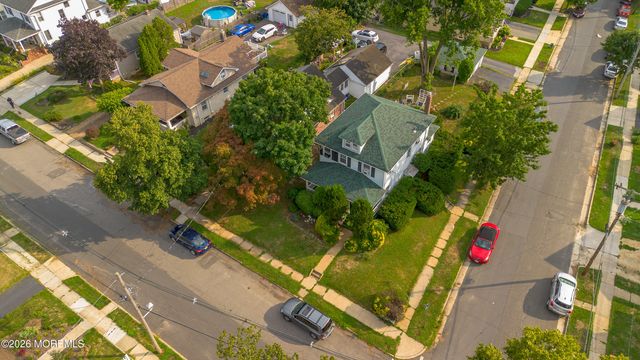 22 Club Place, Freehold, NJ 07728