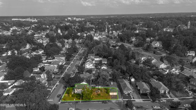 22 Club Place, Freehold, NJ 07728