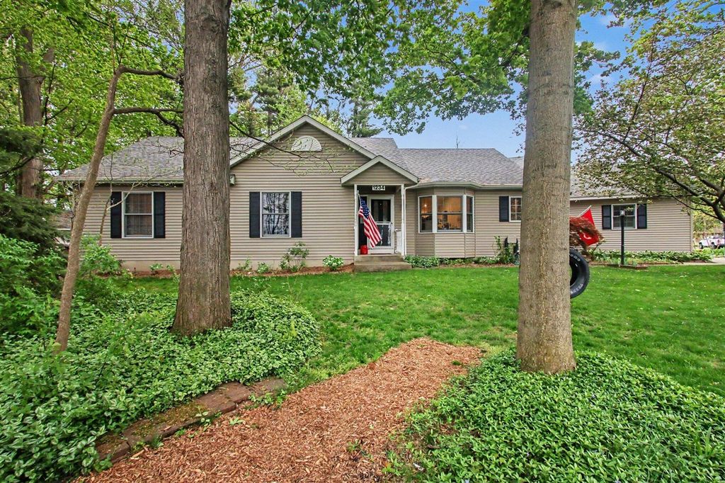1234 S Shore Drive, Holland, MI 49423