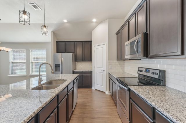 4021 High Plains Drive, Sanger, TX 76266