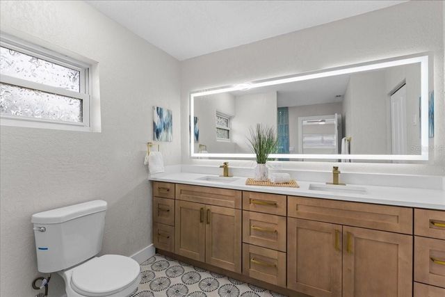 2530 W DIANA STREET, Tampa, FL 33614