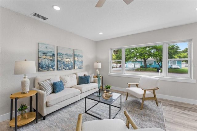 2530 W DIANA STREET, Tampa, FL 33614