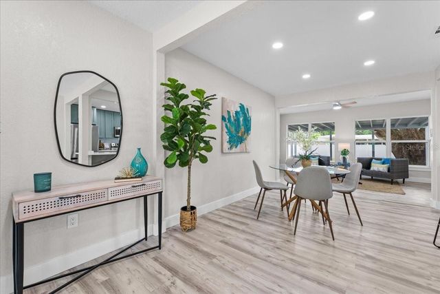 2530 W DIANA STREET, Tampa, FL 33614