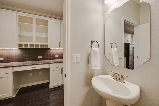 13400 Briarwick DR 2303, Austin, TX 78729
