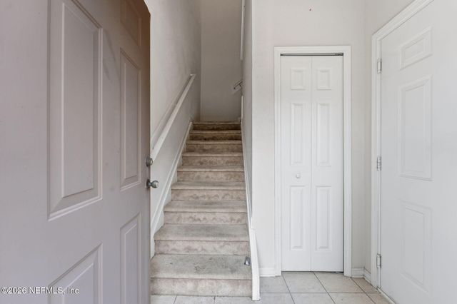 1725 FOREST LAKE Circle 3, Jacksonville, FL 32225