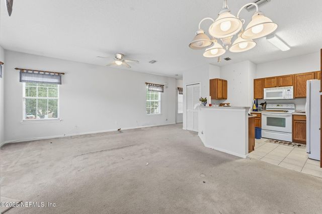 1725 FOREST LAKE Circle 3, Jacksonville, FL 32225