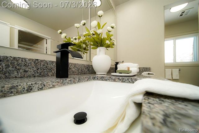 6578 Greene Haven Drive, Clarkston, MI 48348