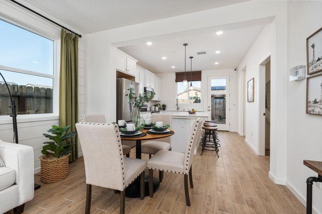 6540 E Cresthaven Drive, Fresno, CA 93727