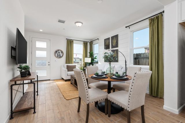 6540 E Cresthaven Drive, Fresno, CA 93727