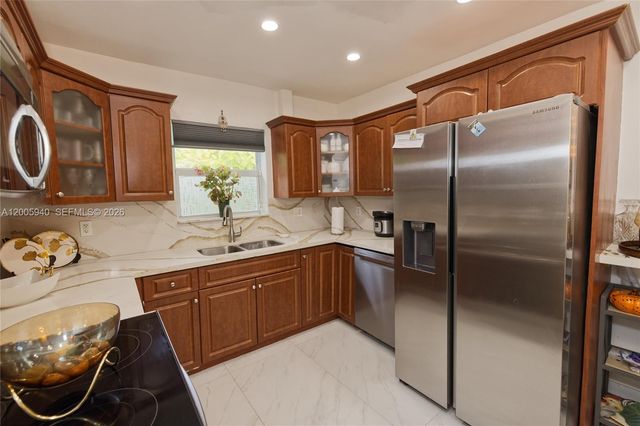 795 NE 146th St, North Miami, FL 33161