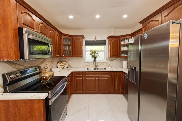 795 NE 146th St, North Miami, FL 33161