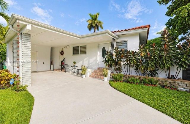 795 NE 146th St, North Miami, FL 33161