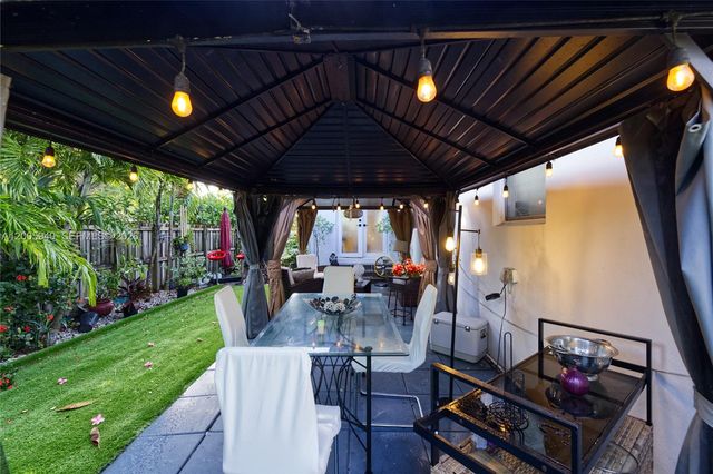 795 NE 146th St, North Miami, FL 33161