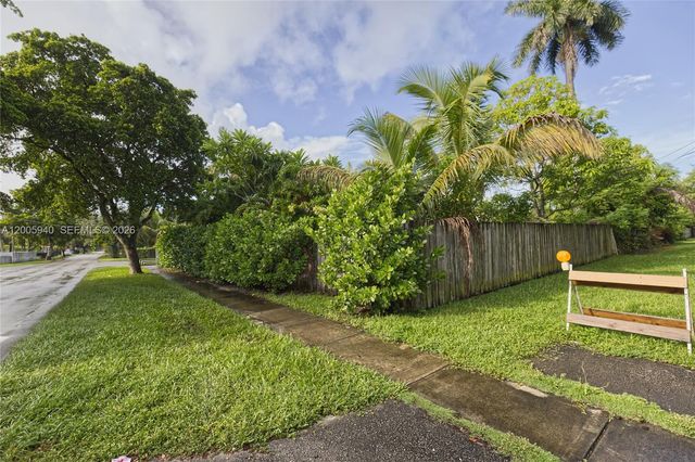 795 NE 146th St, North Miami, FL 33161
