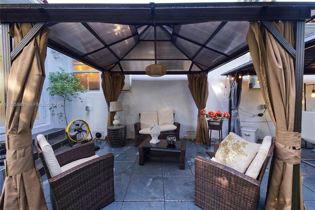 795 NE 146th St, North Miami, FL 33161