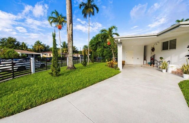 795 NE 146th St, North Miami, FL 33161