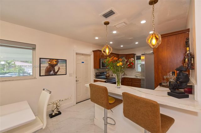 795 NE 146th St, North Miami, FL 33161