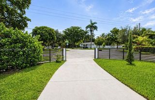 795 NE 146th St, North Miami, FL 33161