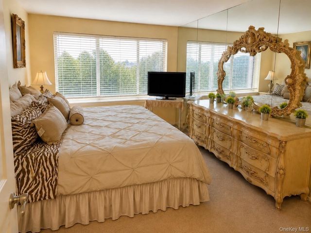 200 High Point Drive 8, Hartsdale, NY 10530