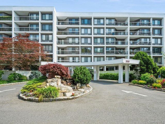200 High Point Drive 8, Hartsdale, NY 10530