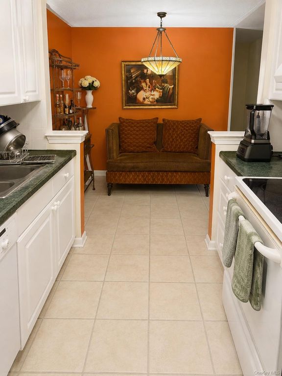 200 High Point Drive PH 8, Hartsdale, NY 10530 — photo 5