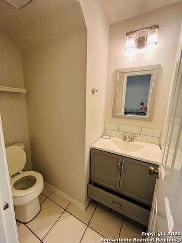 6321 Waddesdon Wood, San Antonio, TX 78233