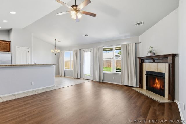 3913 W 104th Court S, Jenks, OK 74037