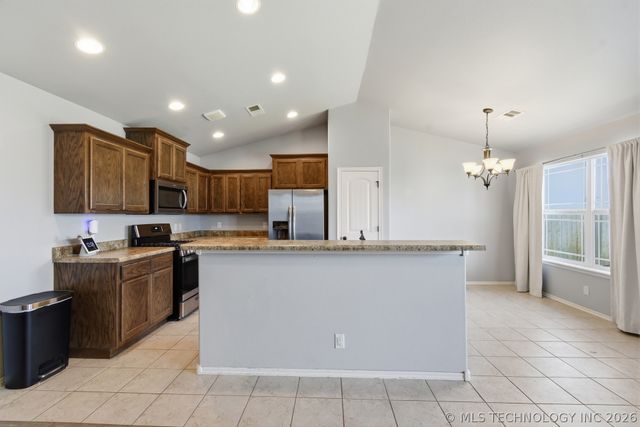 3913 W 104th Court S, Jenks, OK 74037