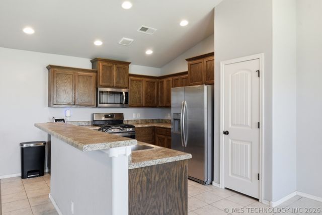 3913 W 104th Court S, Jenks, OK 74037