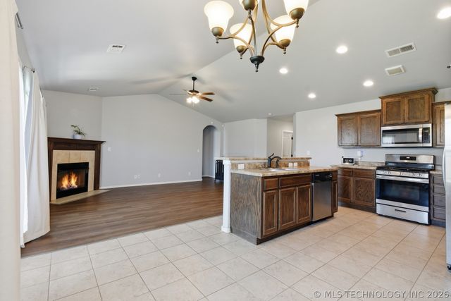 3913 W 104th Court S, Jenks, OK 74037