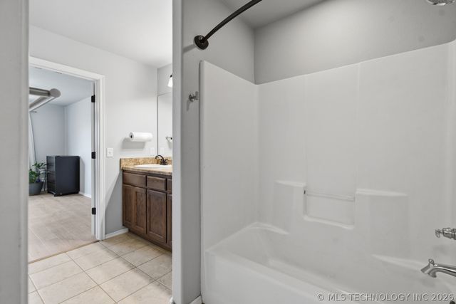 3913 W 104th Court S, Jenks, OK 74037
